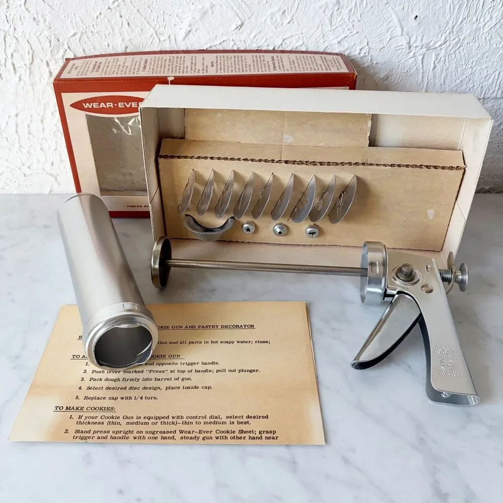 Vintage Wear-Ever Cookie Gun Pastry Decorator Trigger-Quick 3365 Spritz Complete